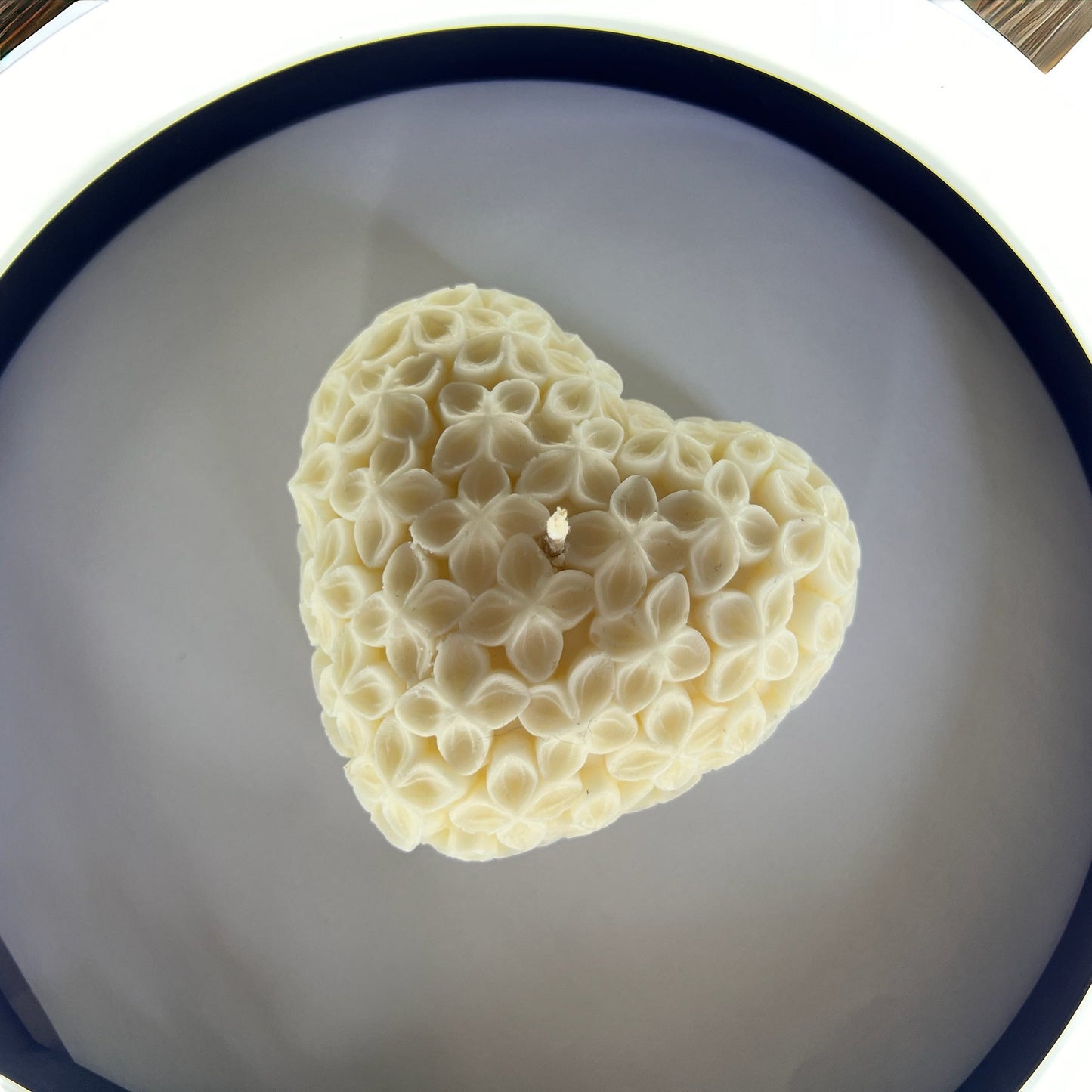 Flower Heart Shaped Velvet Peony & Oud Soy Wax Decorative Candle - Nakyazze