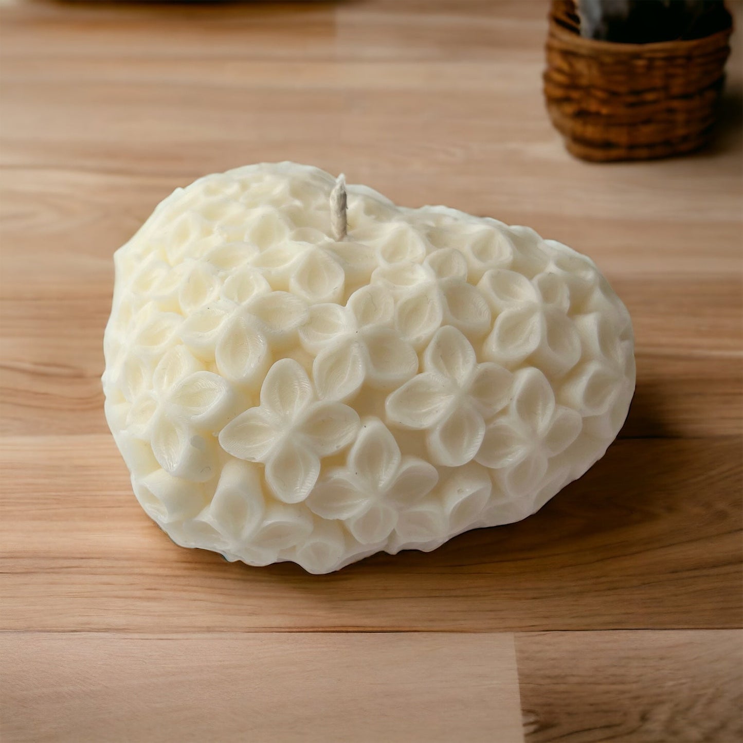 Flower Heart Shaped Velvet Peony & Oud Soy Wax Decorative Candle - Nakyazze